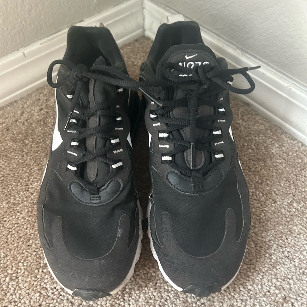 Nike shoes women’s size 6